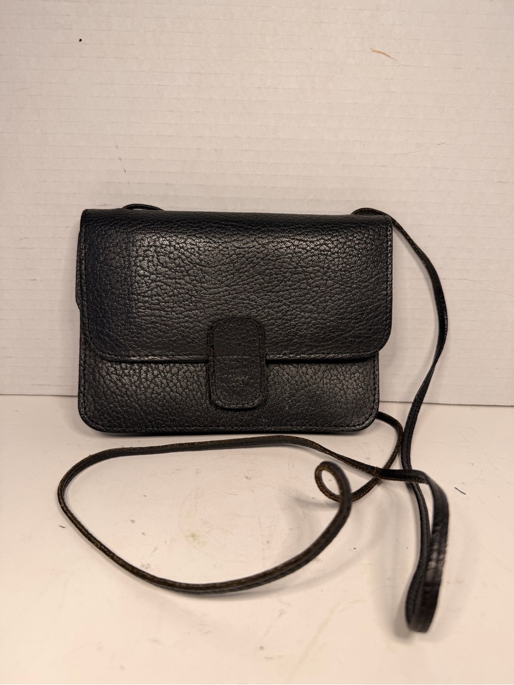 Mundi Vintage Black
Pebbled Leather Crossbody
Flap Bag